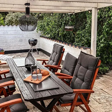 Lovely Home In Vejby With Wifi